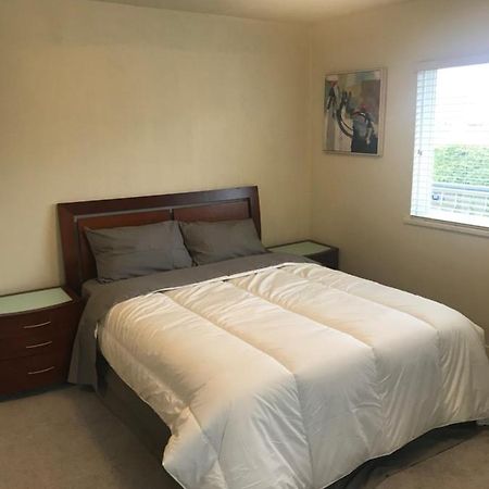 Spacious And Bright Large Suite With Separate Bathroom Richmond Eksteriør bilde
