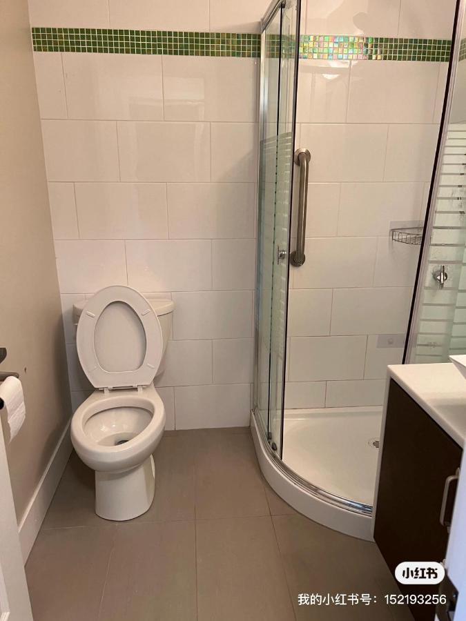 Spacious And Bright Large Suite With Separate Bathroom Richmond Eksteriør bilde